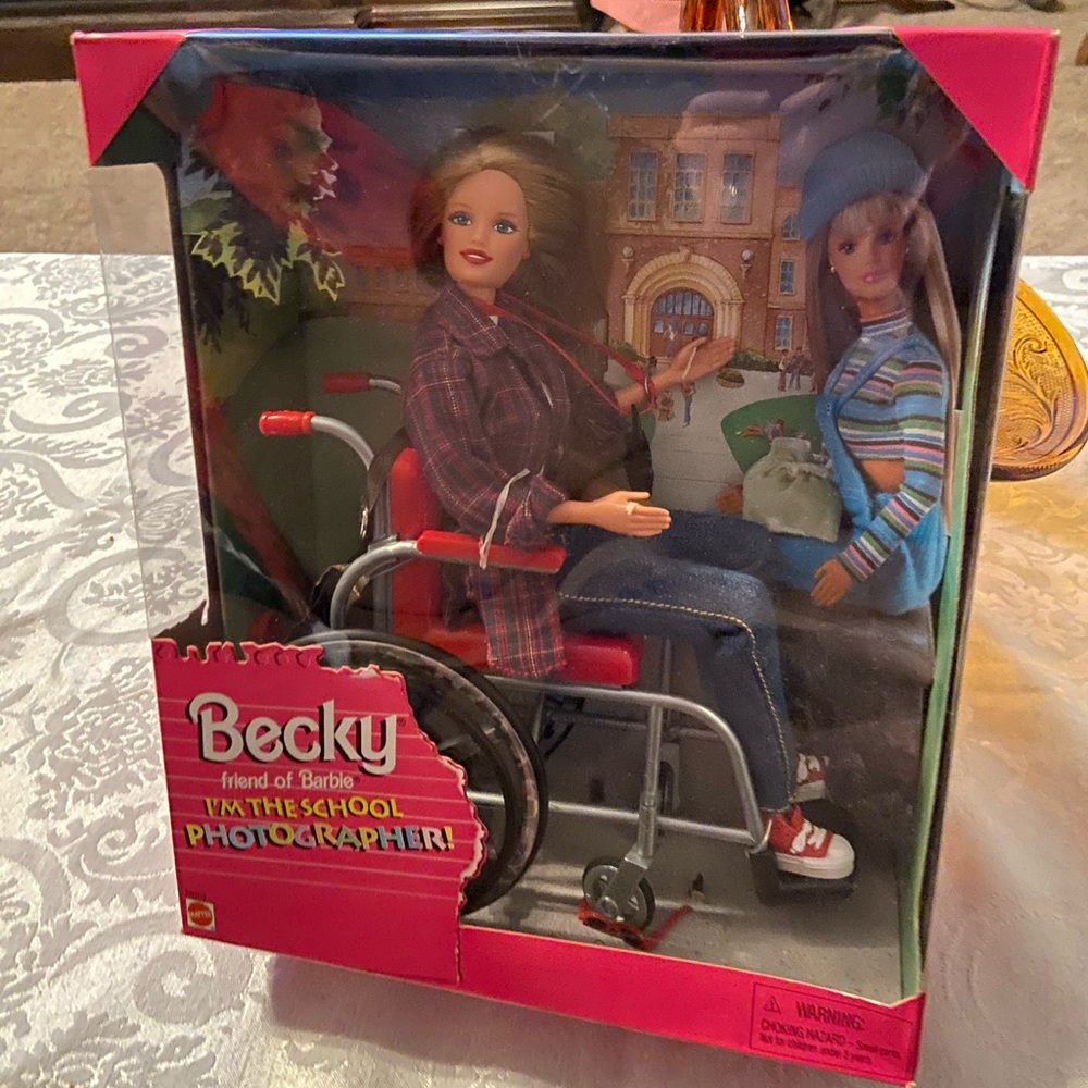 NIB Becky I’m The School Photographer Barbie doll - Picture 1 of 6
